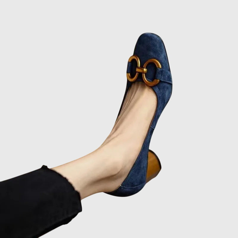 Věra – Boty s Nízkým Podpatkem a Dekorativní Sponou