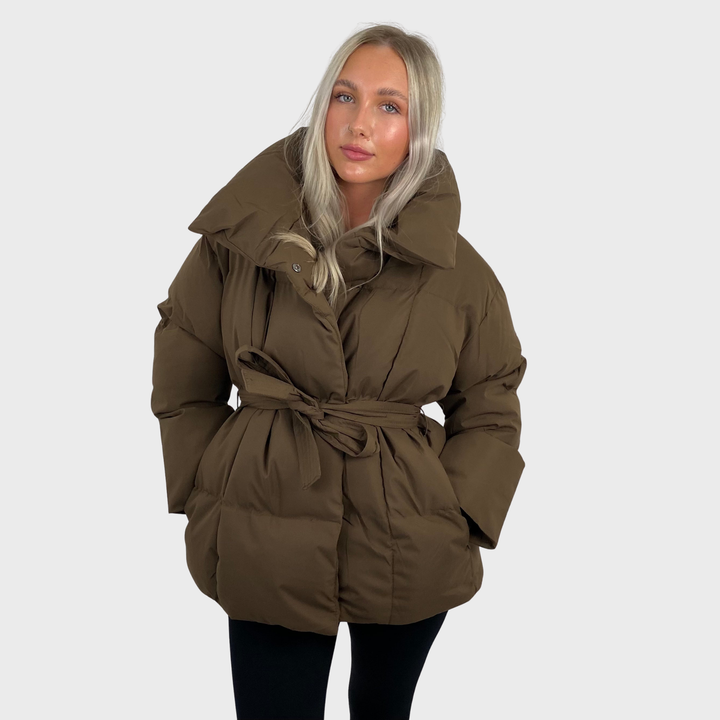 Ludmila - Krátká prošívaná bunda s kapsami na opasku