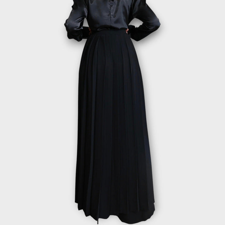 Sukně s plisováním a širokými nohavicemi