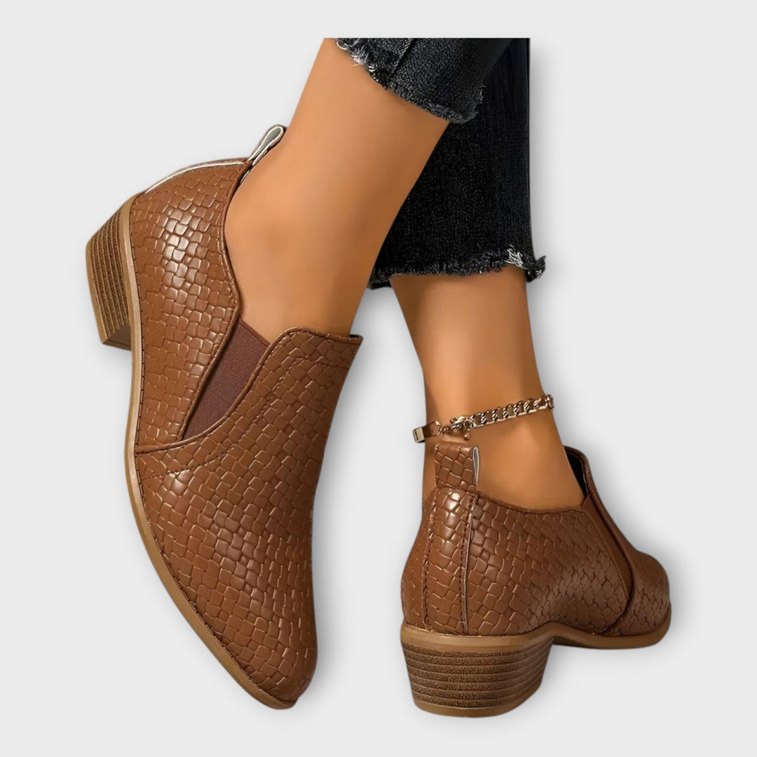 Veronika – Elegantní Slip-On Boty s Nízkým Podpatkem