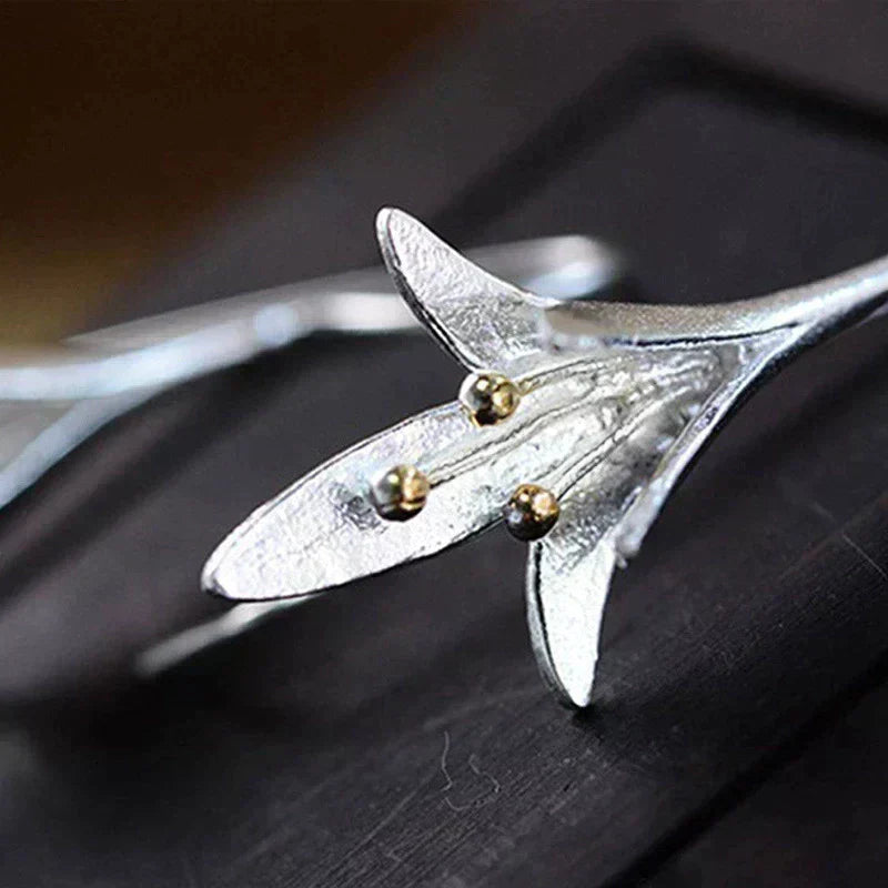 Náušnice s květinami z stříbra