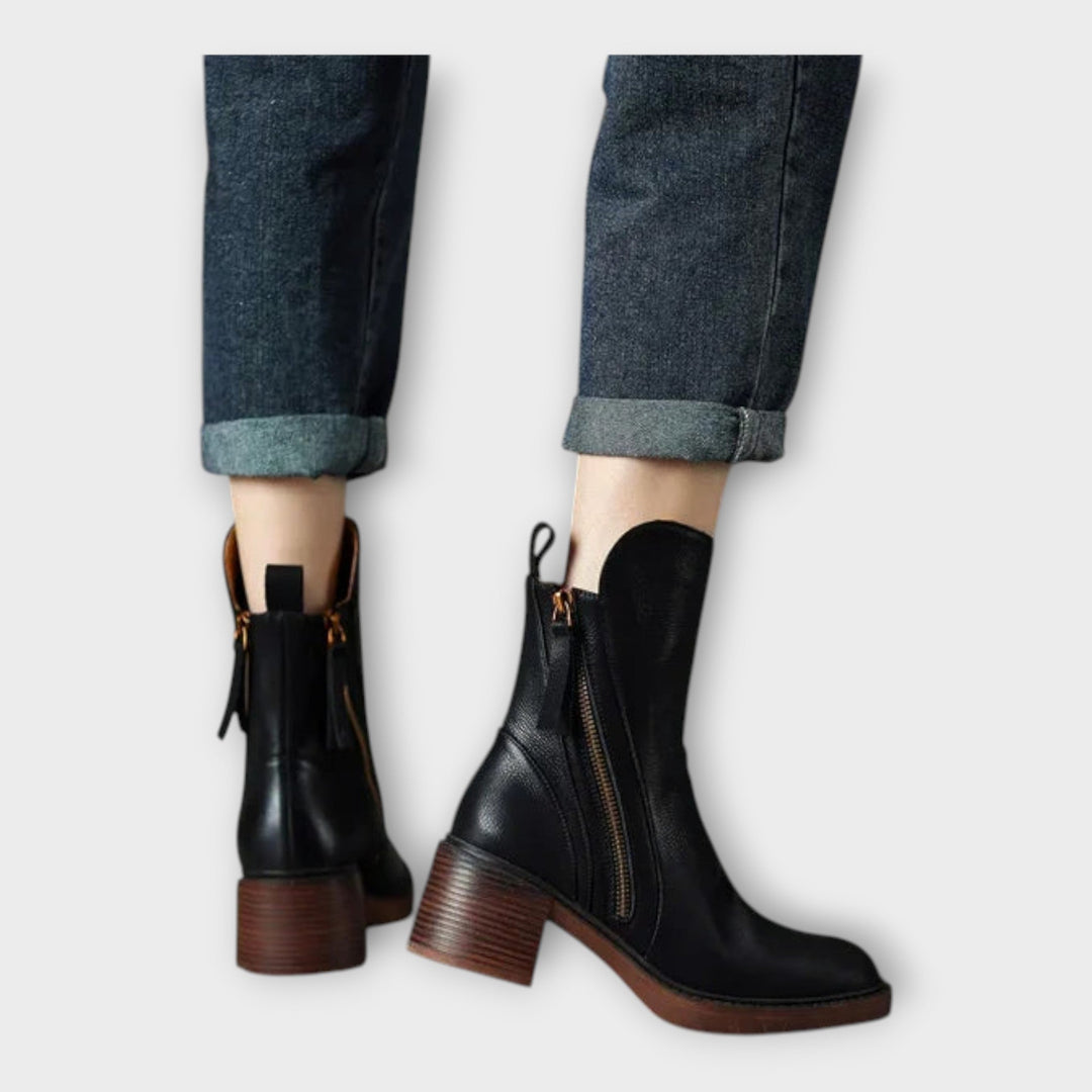 Adéla – Boty s Elegantní Siluetou a Detailním Zipem