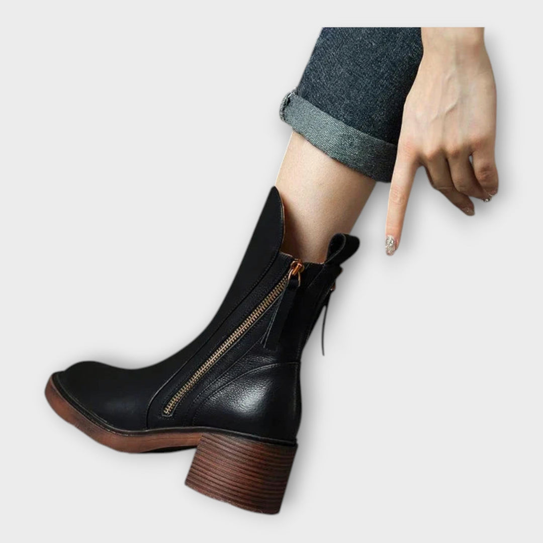 Adéla – Boty s Elegantní Siluetou a Detailním Zipem