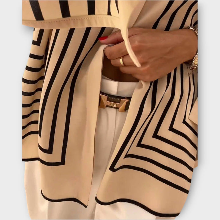 Pruhovaná košile rafinovaného stylu