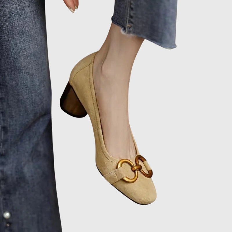 Věra – Boty s Nízkým Podpatkem a Dekorativní Sponou