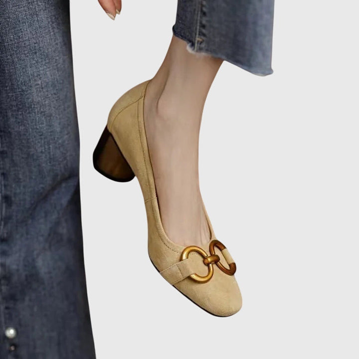 Věra – Boty s Nízkým Podpatkem a Dekorativní Sponou