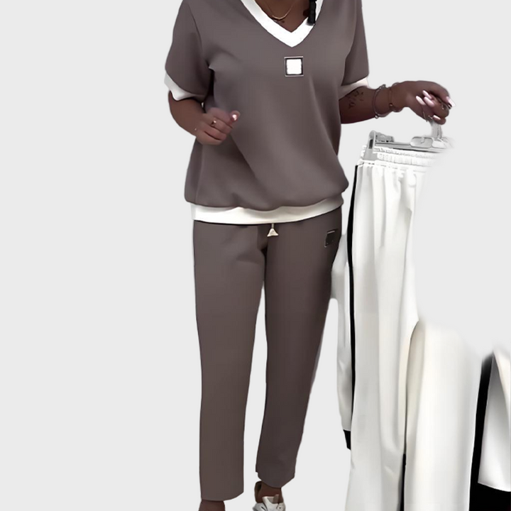 Kristýna - Dámská Neformální Sada s Topem a Kalhotami s Výstřihem